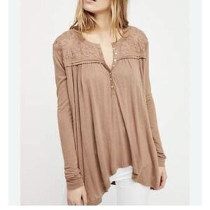 FREE PEOPLE Peasant Top - Brown Peasant Blouse Handkerchief Flowing Hemline‎
